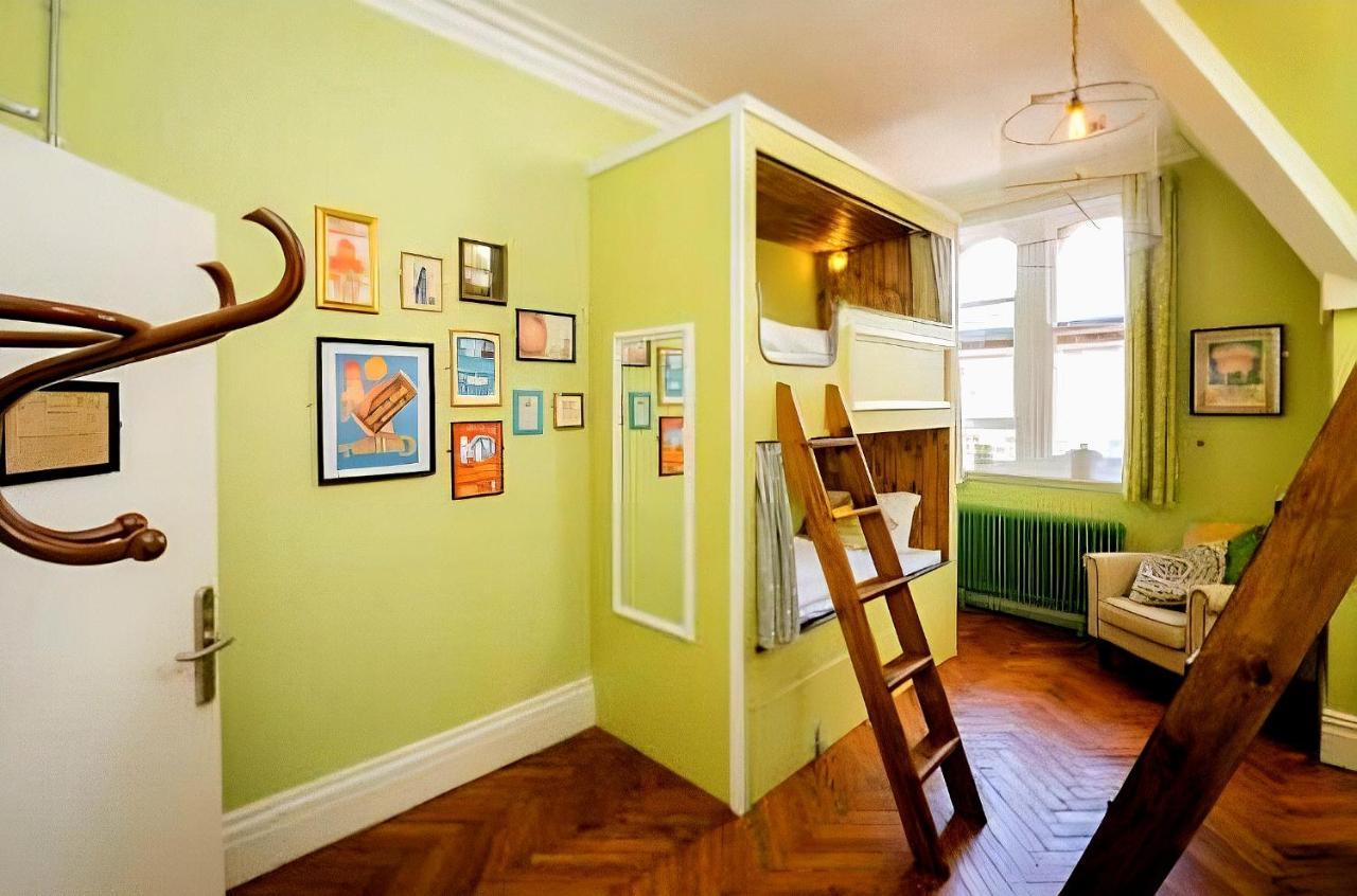 Mrs Potts Hostel Кардиф Екстериор снимка