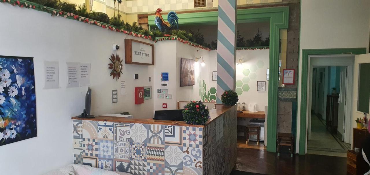Mrs Potts Hostel Кардиф Екстериор снимка