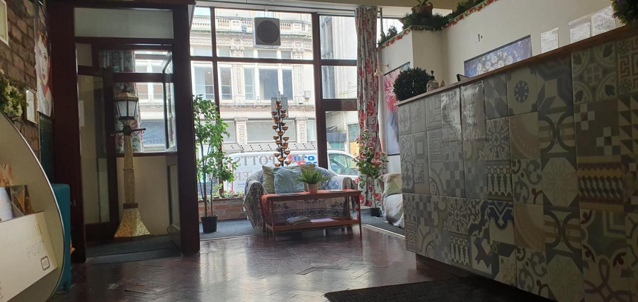 Mrs Potts Hostel Кардиф Екстериор снимка