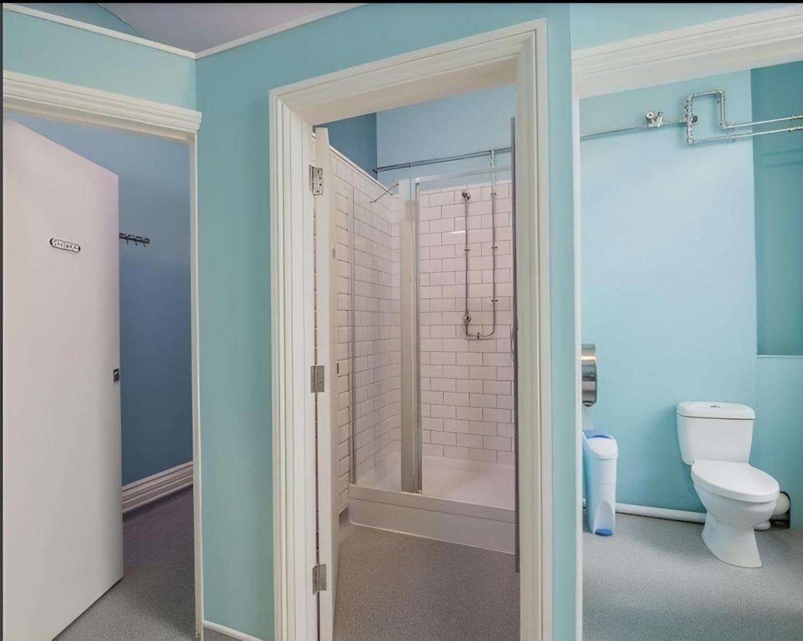 Mrs Potts Hostel Кардиф Екстериор снимка