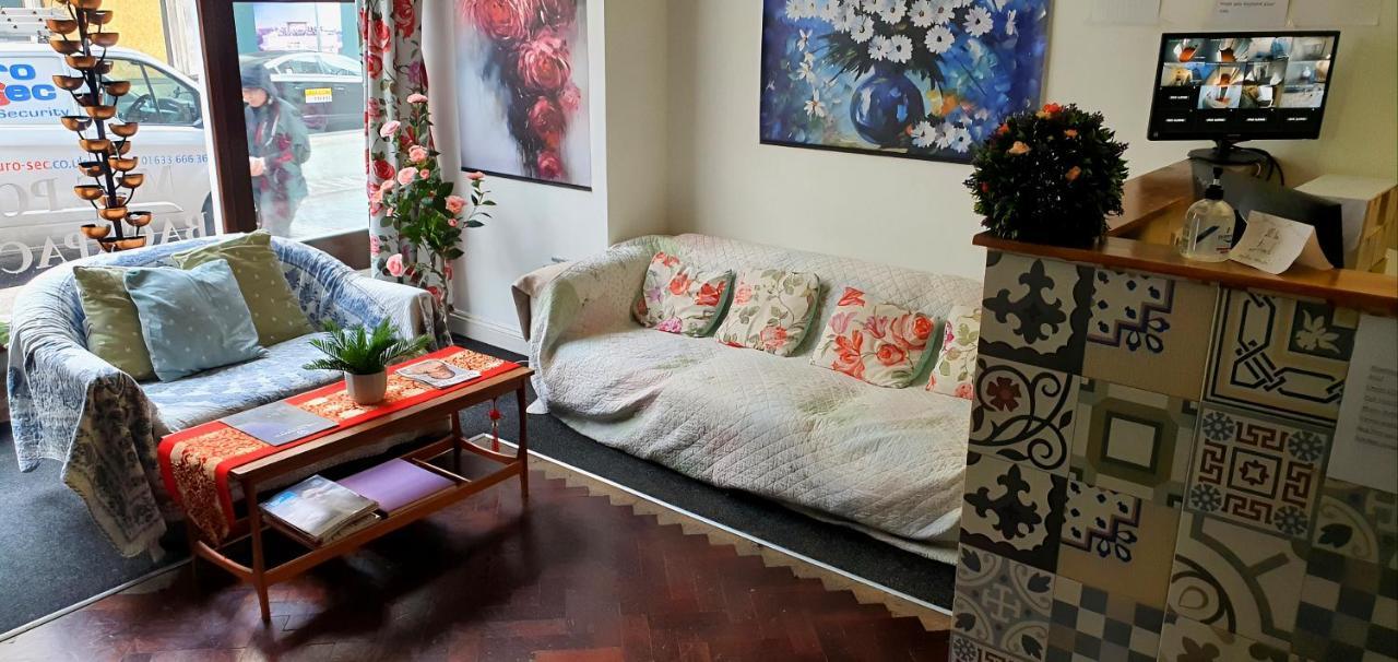 Mrs Potts Hostel Кардиф Екстериор снимка