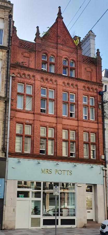 Mrs Potts Hostel Кардиф Екстериор снимка