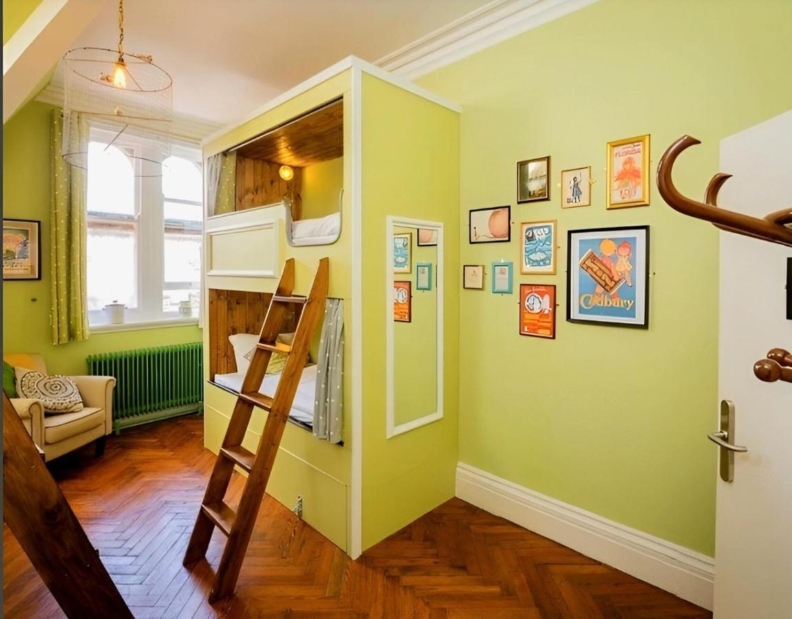 Mrs Potts Hostel Кардиф Екстериор снимка