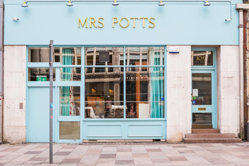 Mrs Potts Hostel Кардиф Екстериор снимка
