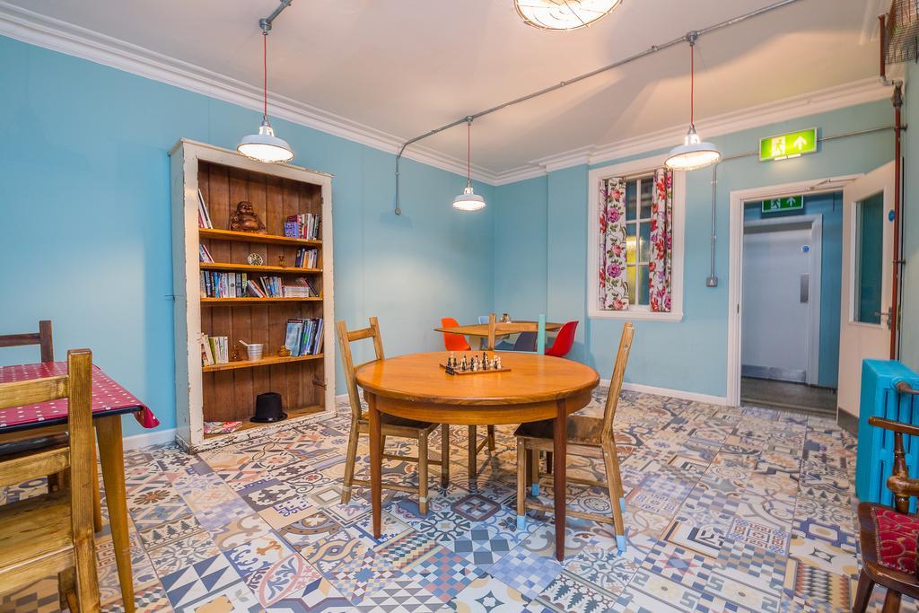 Mrs Potts Hostel Кардиф Екстериор снимка