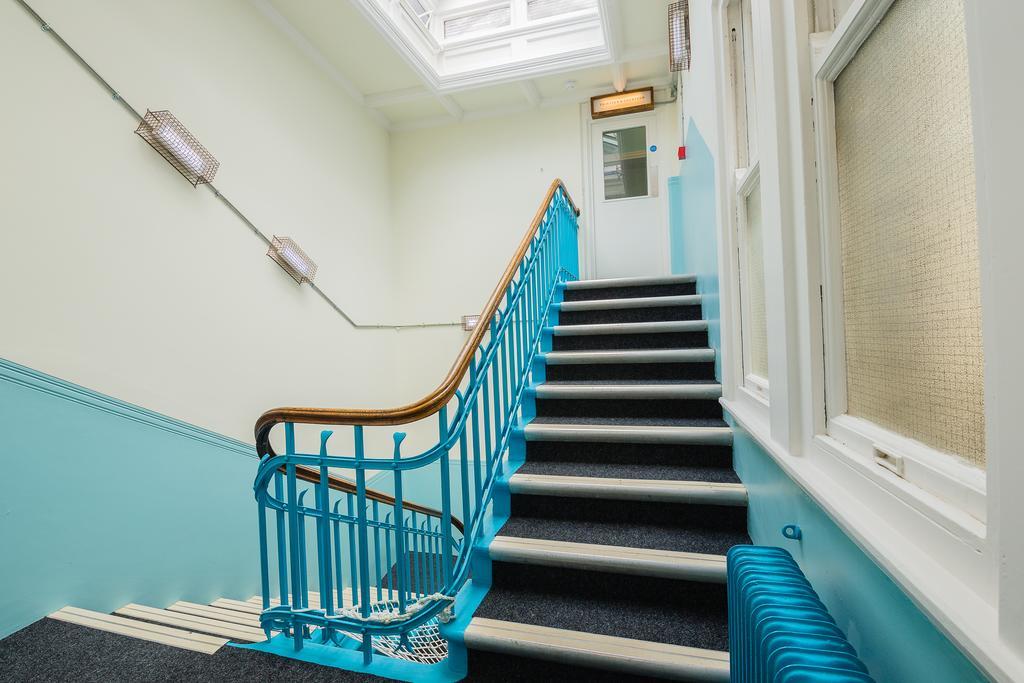 Mrs Potts Hostel Кардиф Екстериор снимка