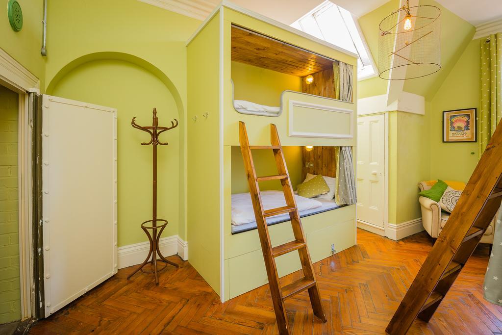 Mrs Potts Hostel Кардиф Екстериор снимка