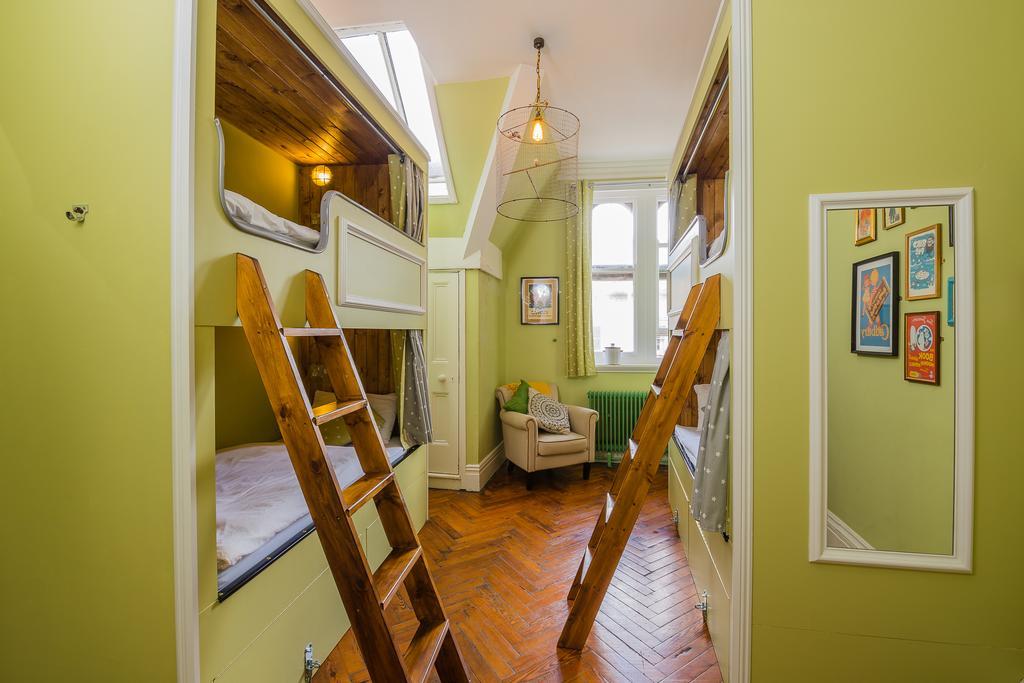 Mrs Potts Hostel Кардиф Екстериор снимка