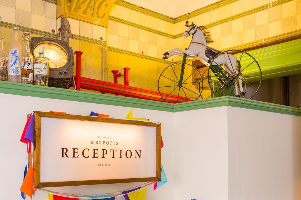 Mrs Potts Hostel Кардиф Екстериор снимка